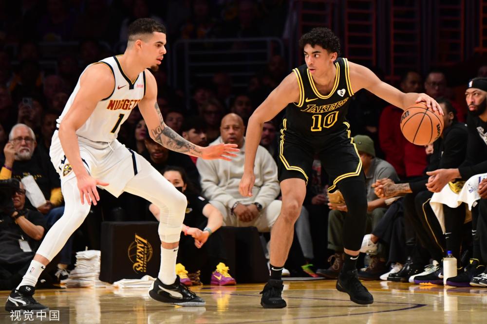 出了严峻挑 出了严峻挑